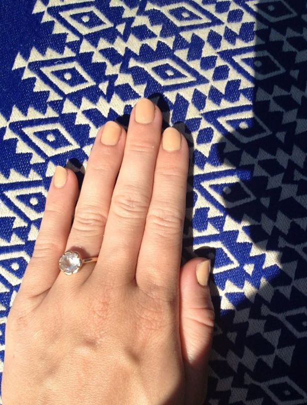 Miley Cyrus posts a picture on Twitter of her engagement ring